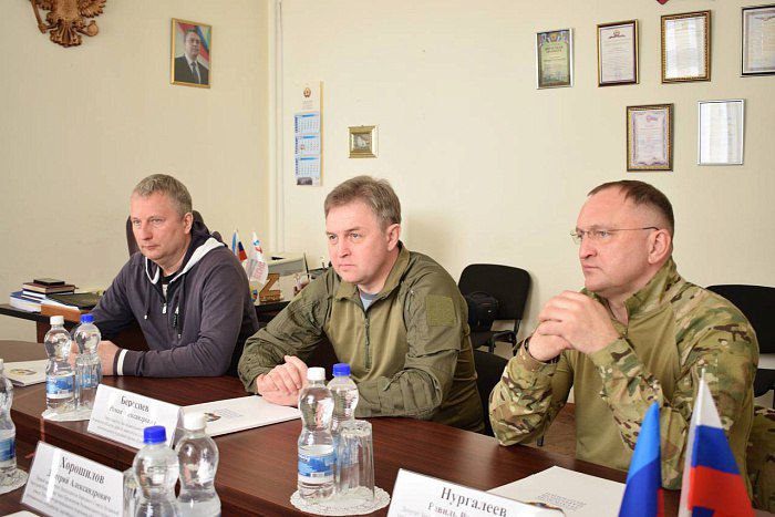 Члены регионального правительства и заксобрания встретились с кировским бойцами в зоне специальной военной операции